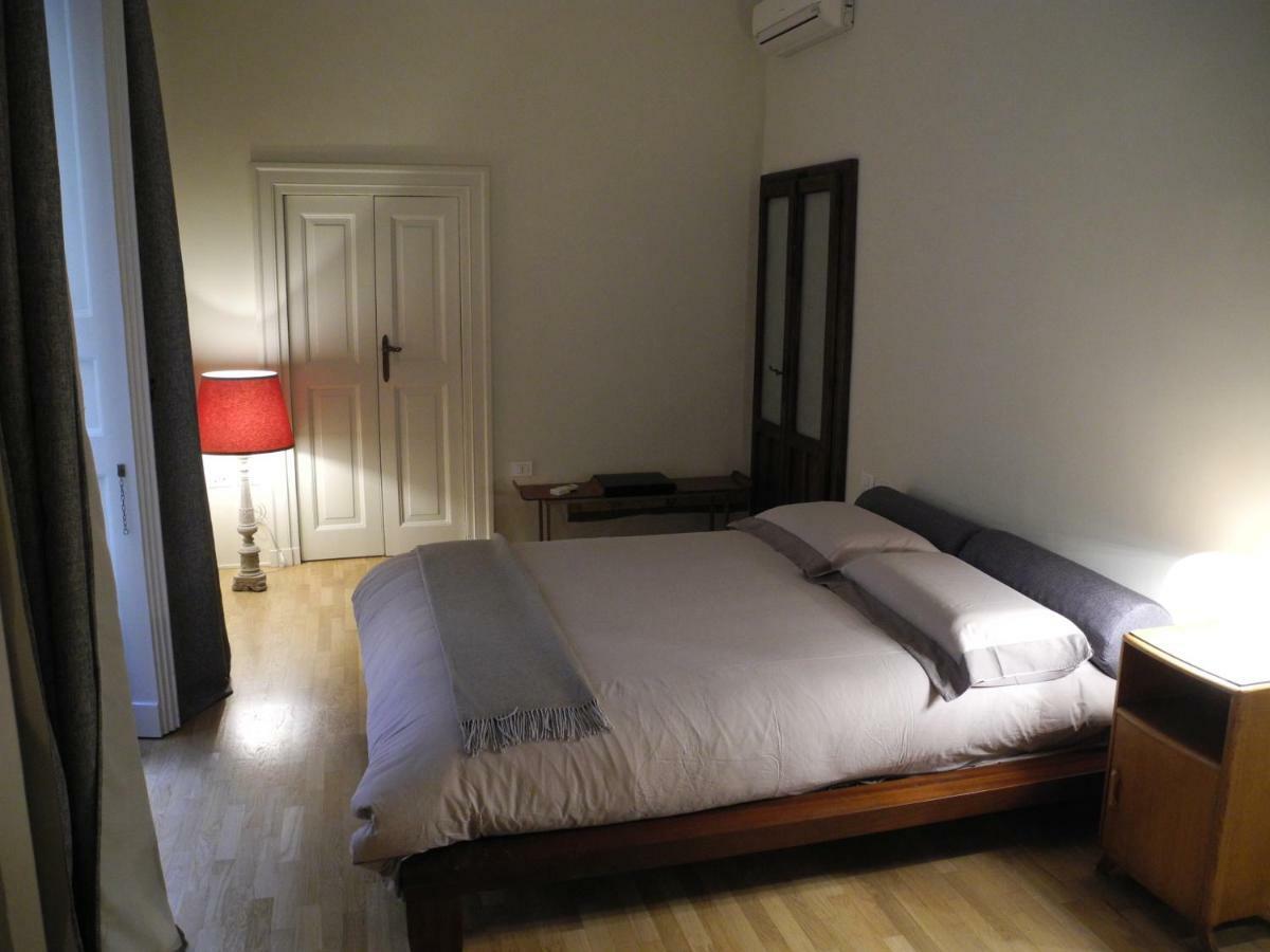 Casa Cammarota Apartment เนเปิลส์ ภายนอก รูปภาพ